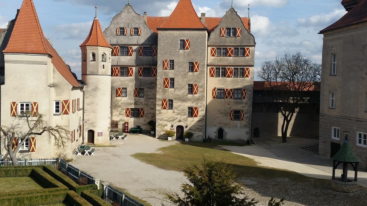 Schlosshotel Harburg Exterior photo