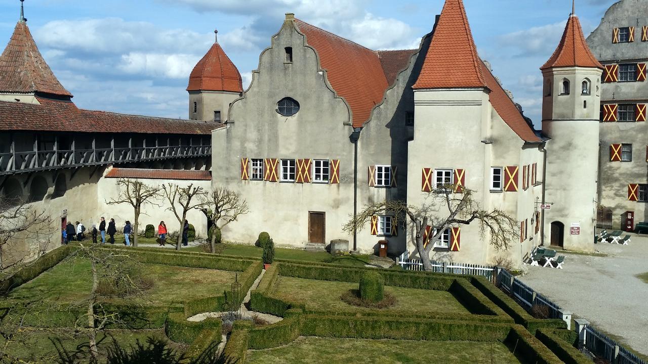 Schlosshotel Harburg Exterior photo